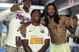 谁更像粉丝？甲亢哥偶遇莫兰特&amp;小贾 用的还是三折叠