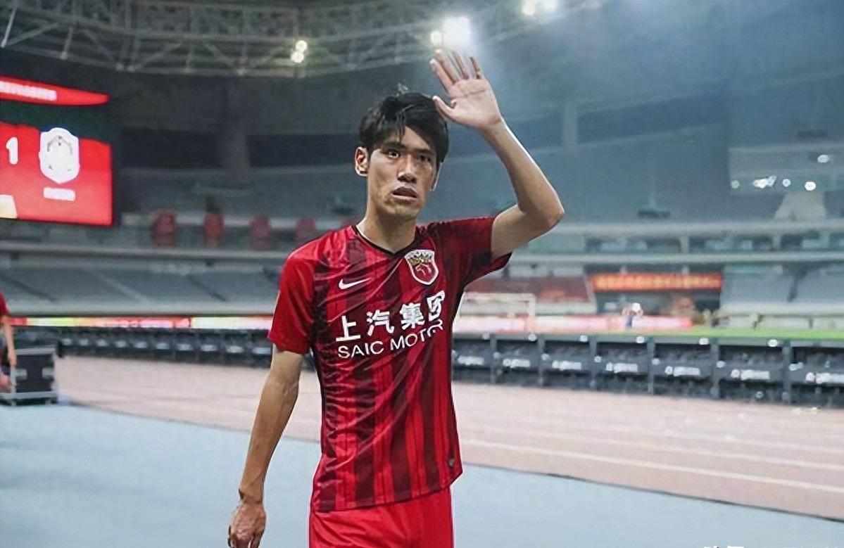 中国九游体育-他是上海足球名宿，豪取4个中超冠军，36岁退役，如今接班徐根宝